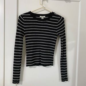 Long sleeve, tight fit, striped sweater